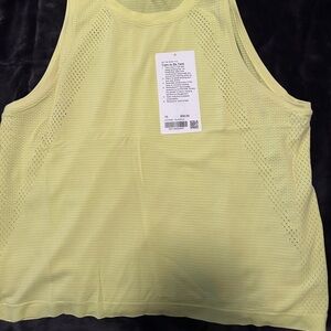 Lululemon Train to Be top (10)